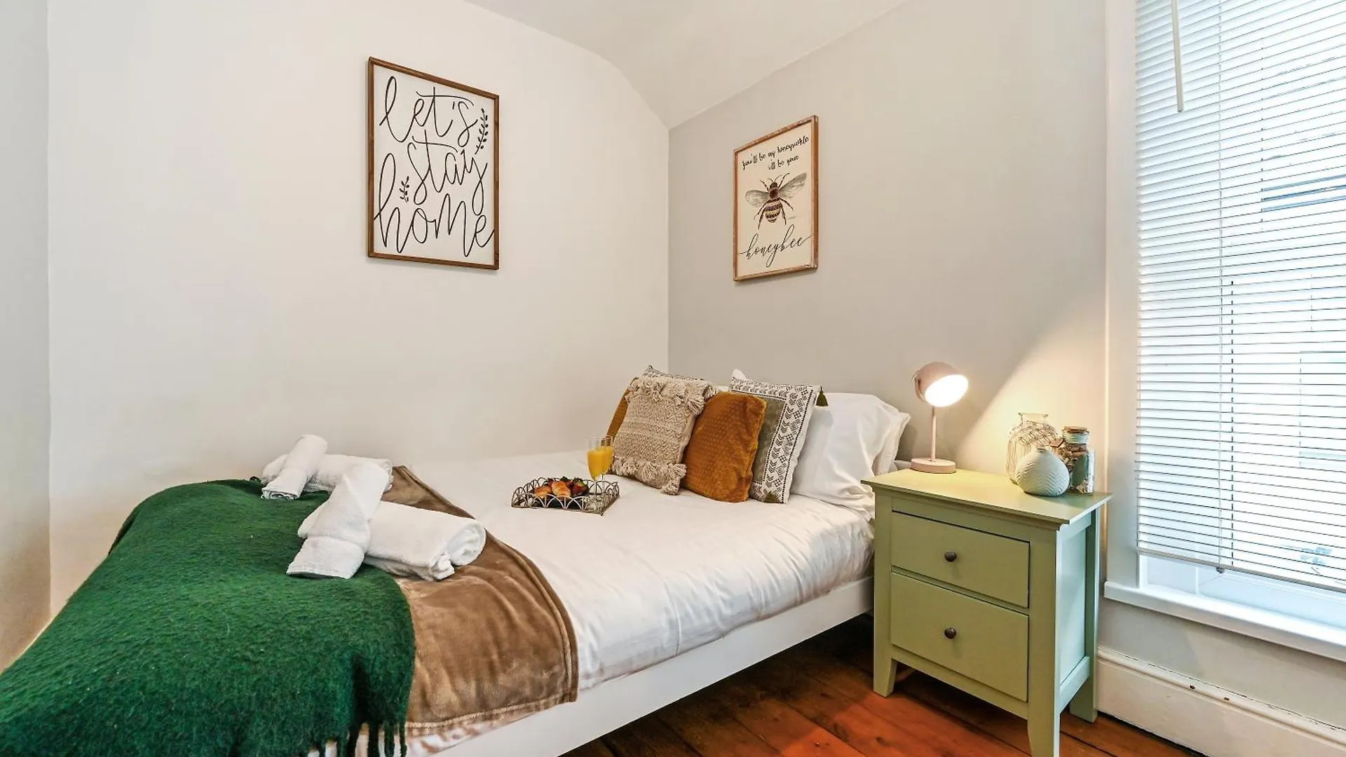 Villa Beautiful Townhouse, Great Location - Pet Friendly Cardiff 0*,